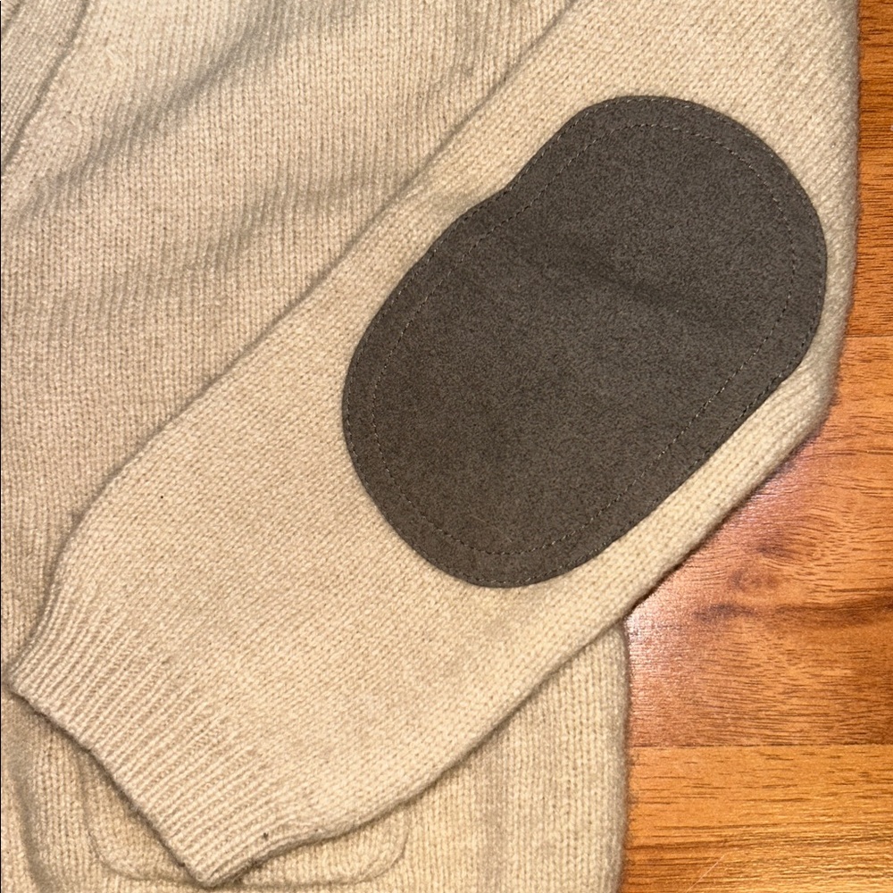Abercrombie & Fitch Cropped Cardigan Sweater with Elbow Patches - Picture 4 of 9